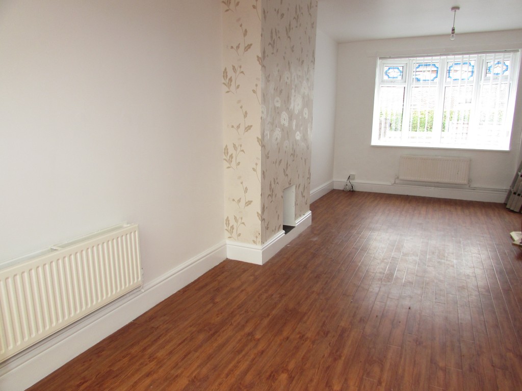 3 Bed End Terraced House For Sale - Lounge