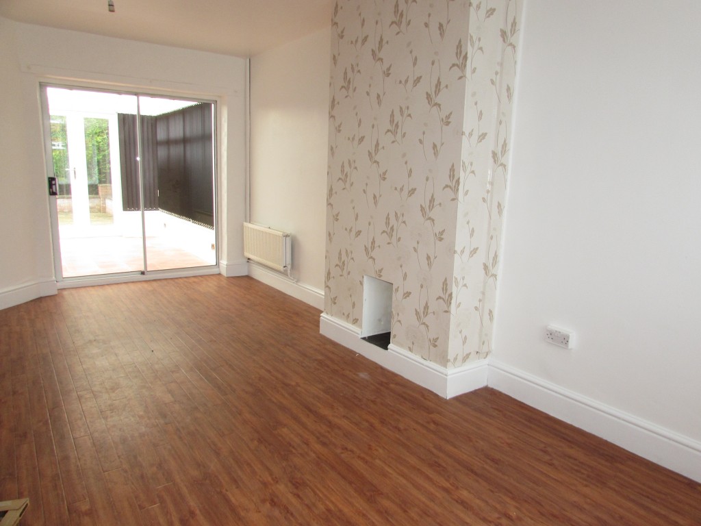 3 Bed End Terraced House For Sale - Lounge