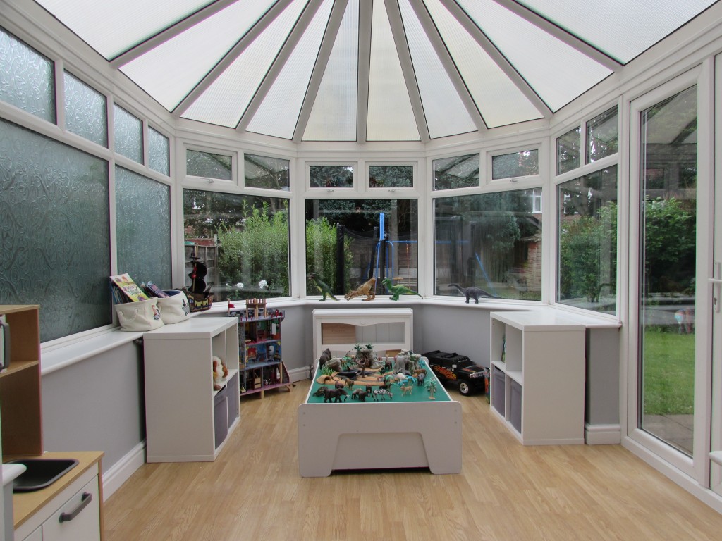 4 Bed Semi-detached House To Rent - Secondary Image