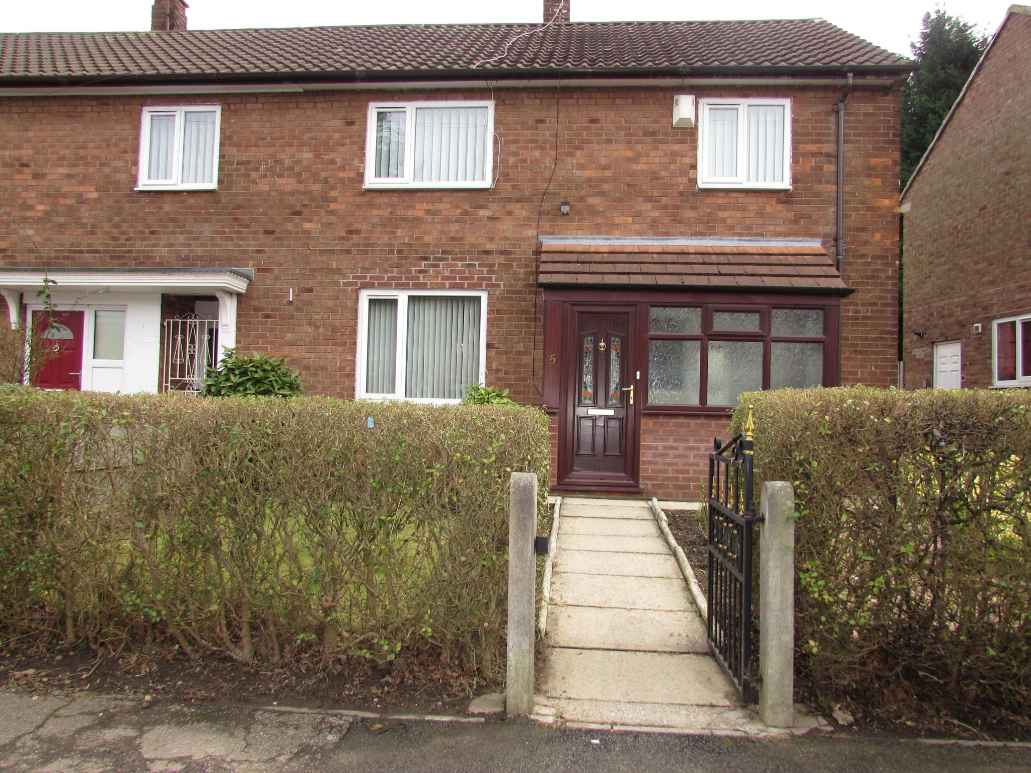 3 Bed Semi-detached House To Rent - front