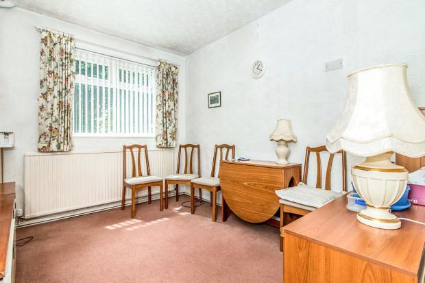 3 Bed Semi-detached House To Rent - Photograph 3