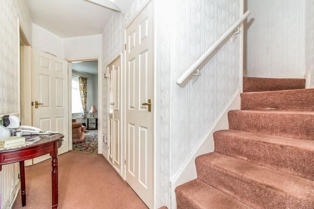 3 Bed Semi-detached House To Rent - Photograph 4