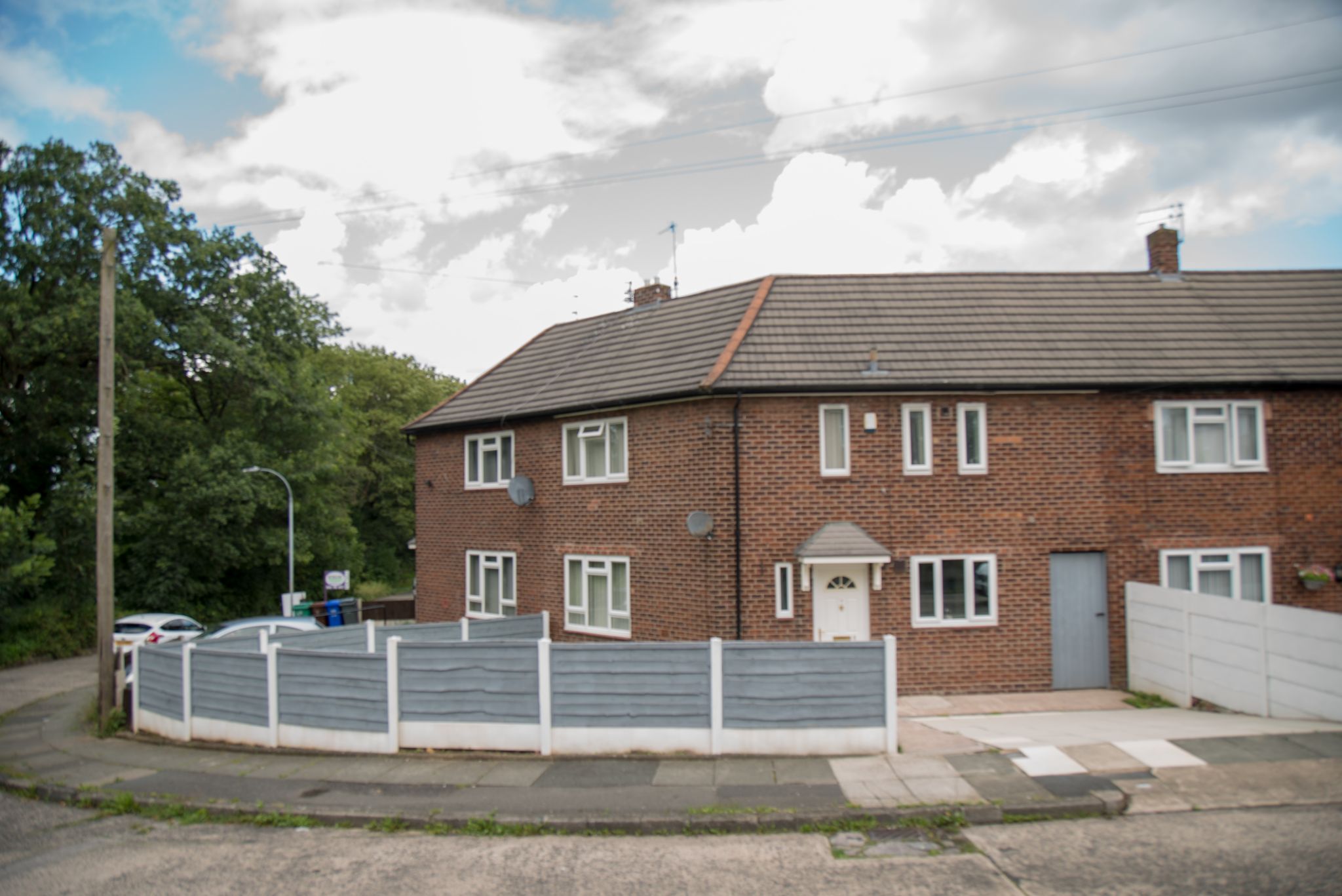 3 Bed Mid Terraced House For Sale - Photograph 2