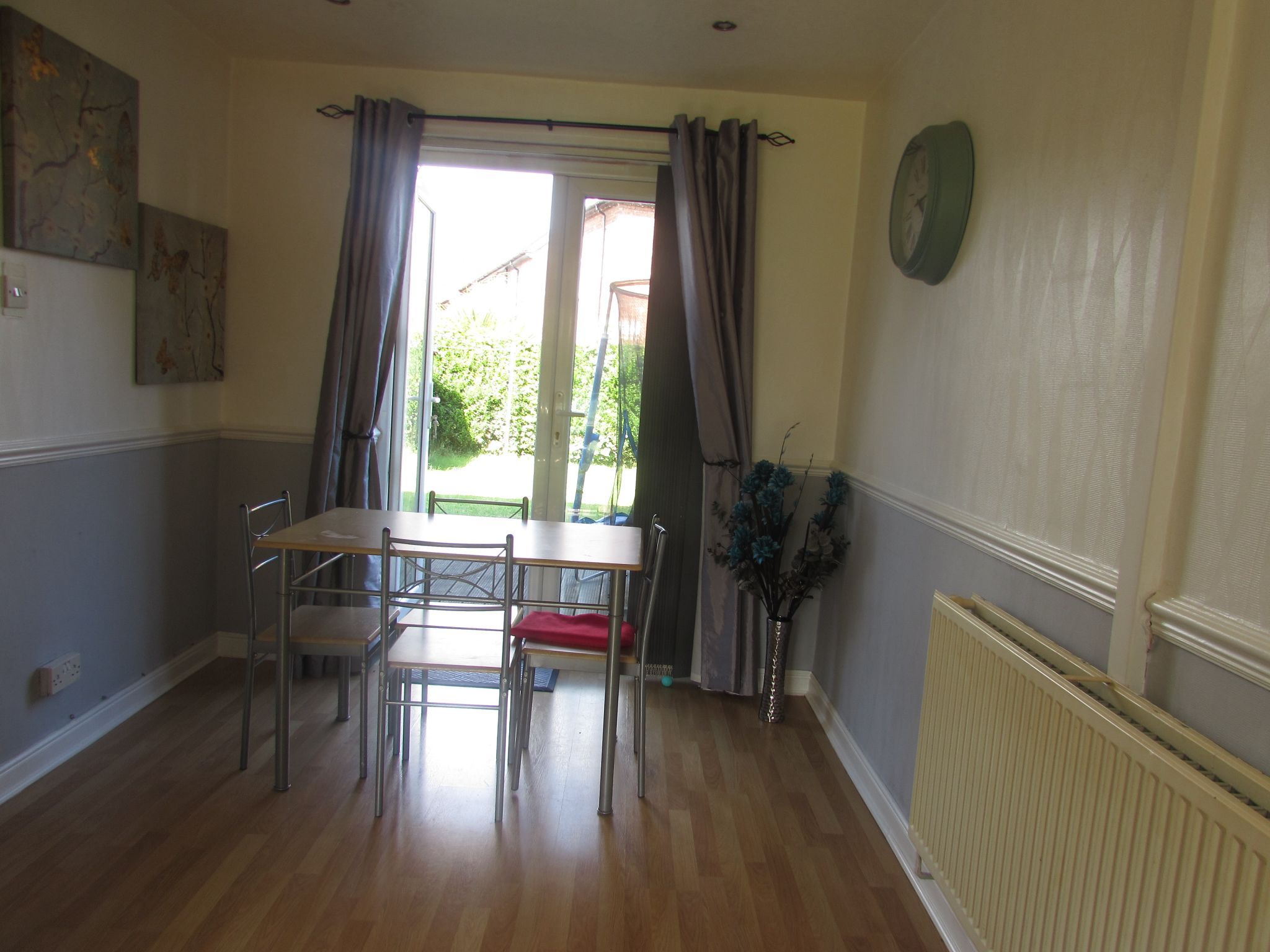 3 Bed Mid Terraced House For Sale - Photograph 4