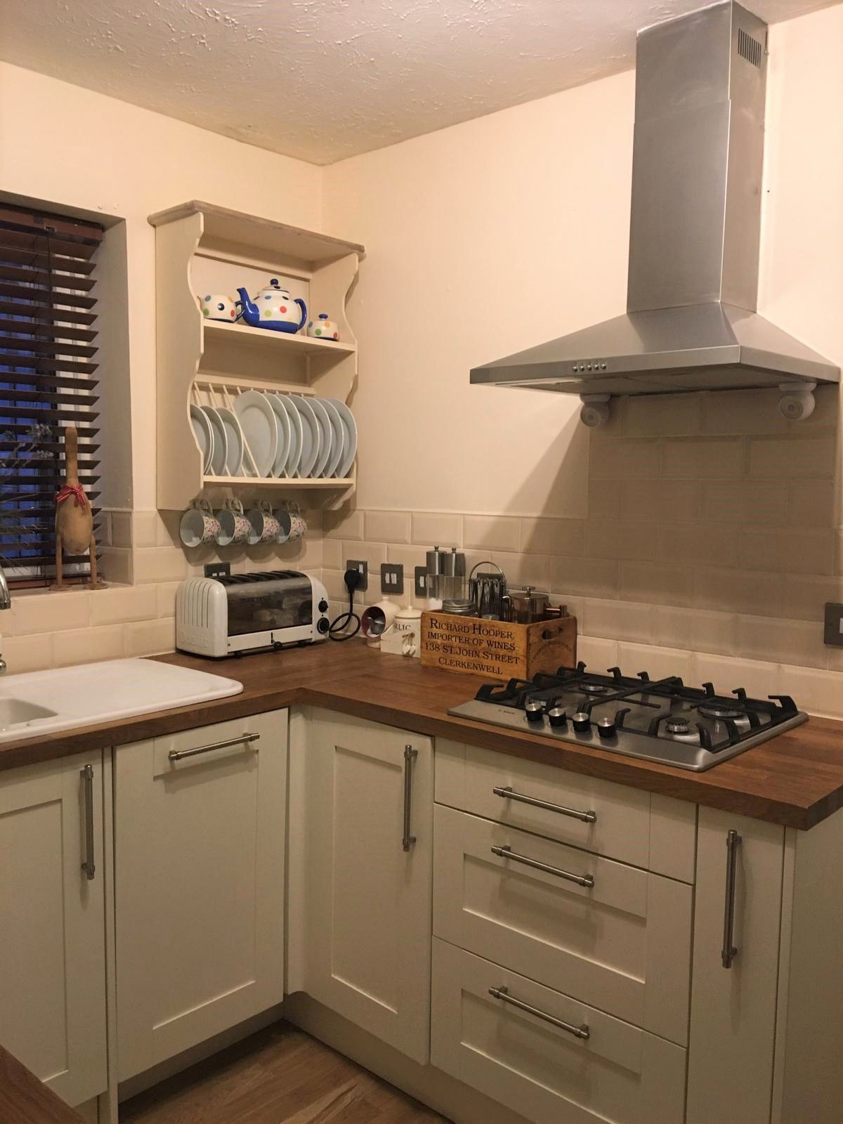 3 Bed Detached House For Sale - Photograph 3