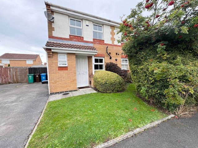 2 Bed Semi-detached House To Rent - Photograph 1