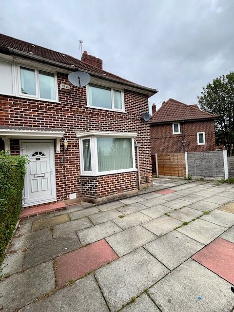 3 Bed Semi-detached House To Rent - Photograph 19