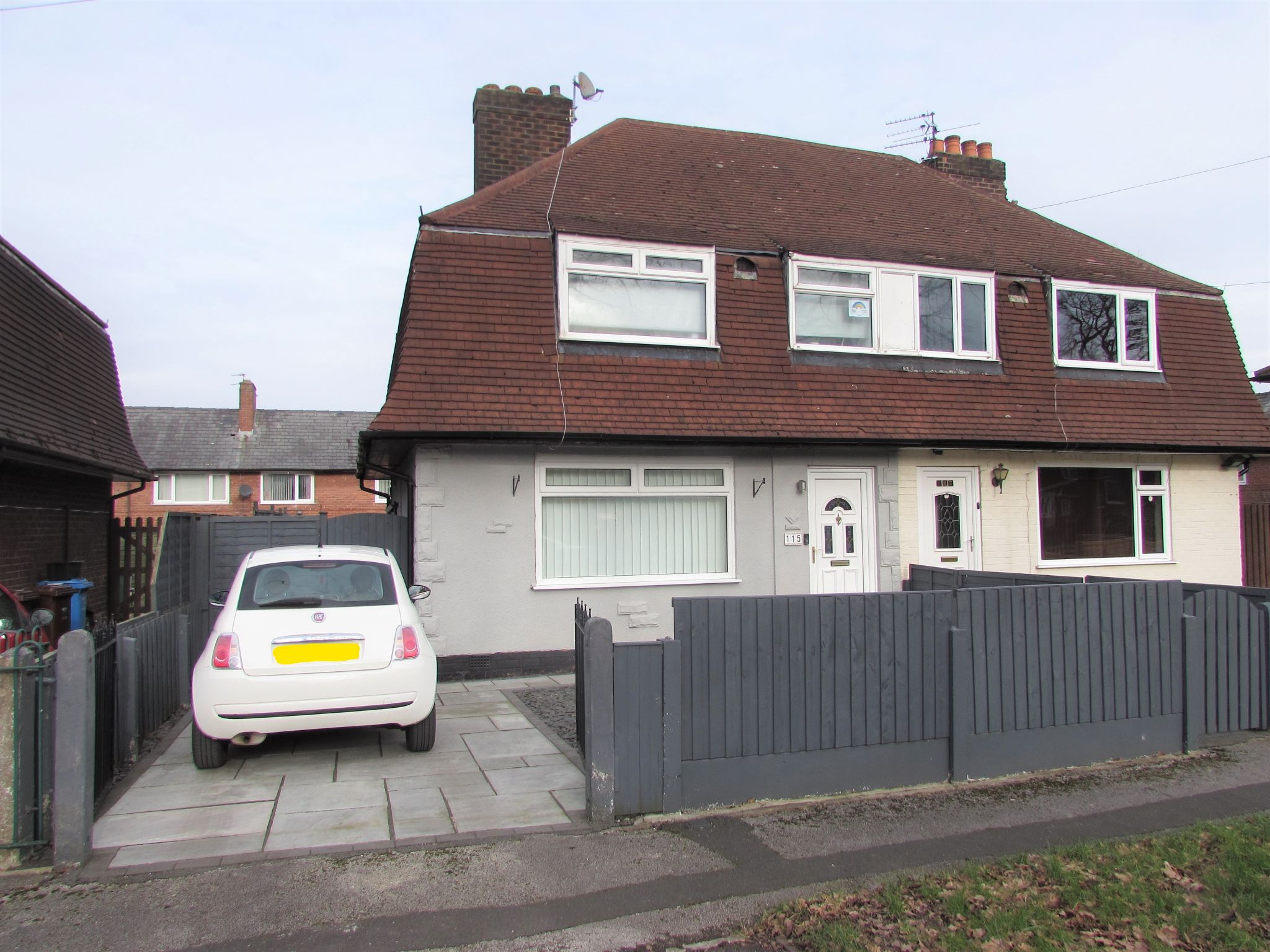 3 Bed Semi-detached House For Sale - Photograph 1