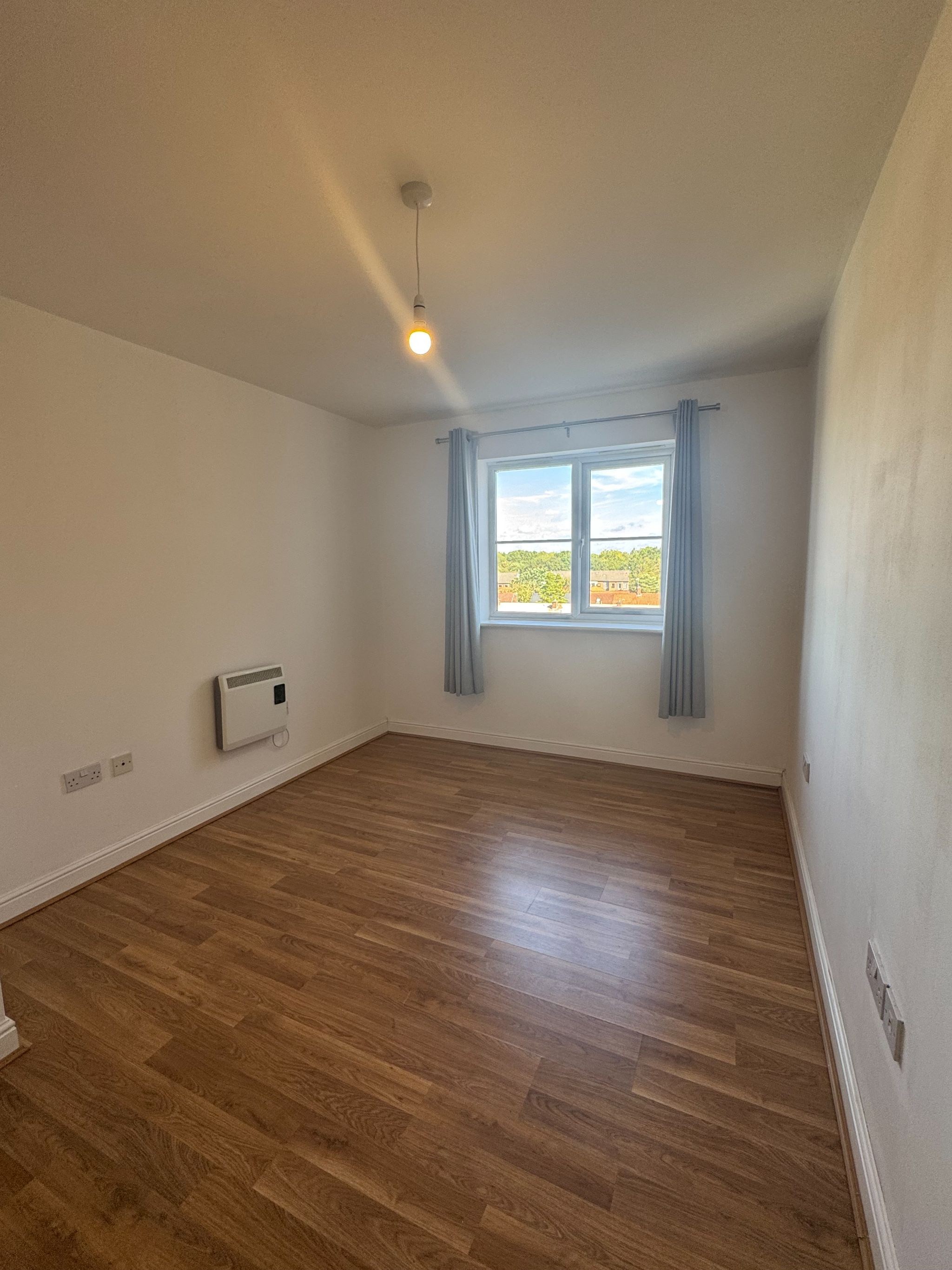 2 Bed Flat Flat/apartment To Rent - Photograph 7
