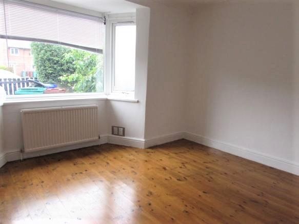 3 Bed Semi-detached House For Sale - Photograph 2