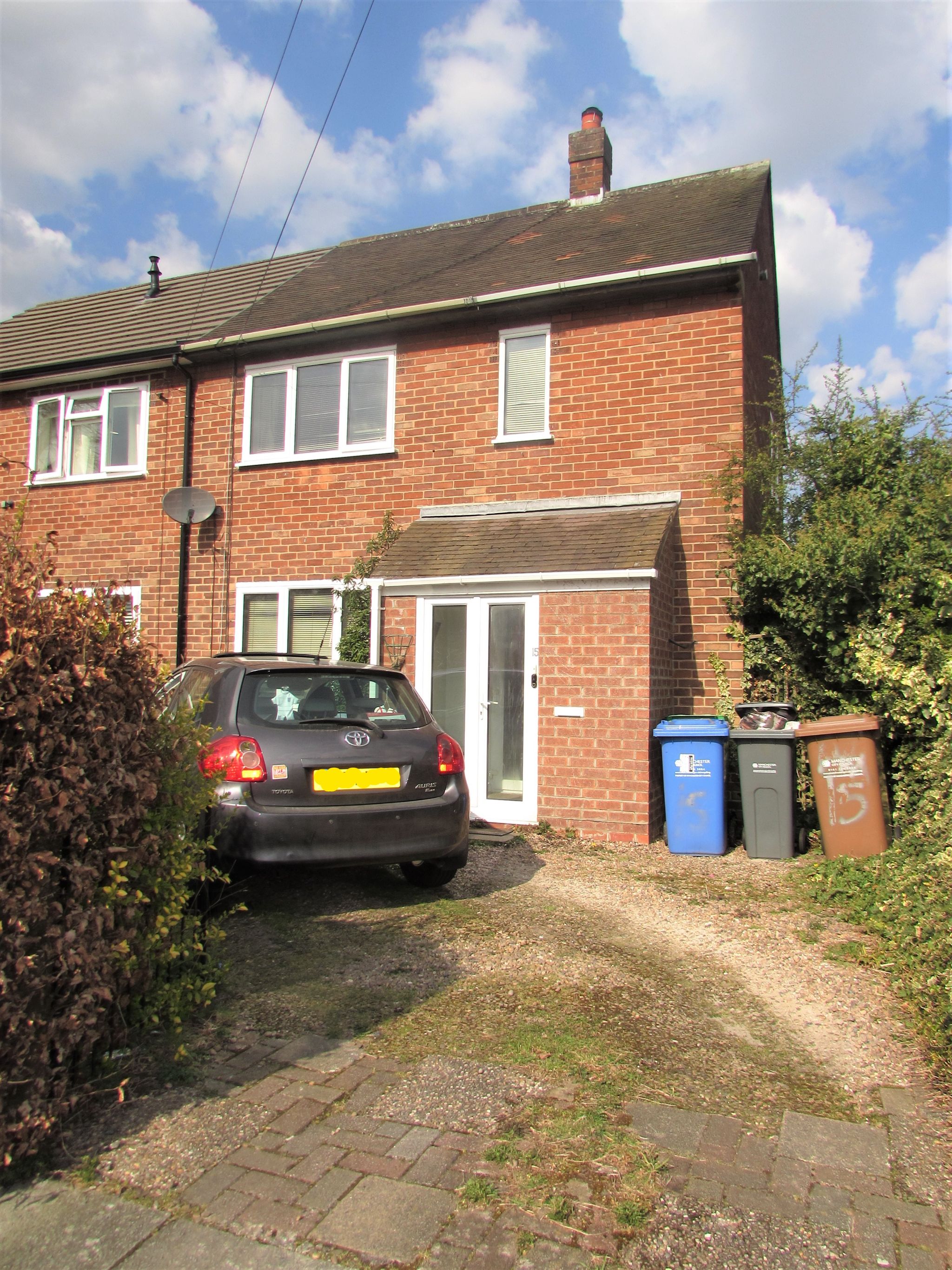 2 Bed Semi-detached House For Sale - Photograph 1