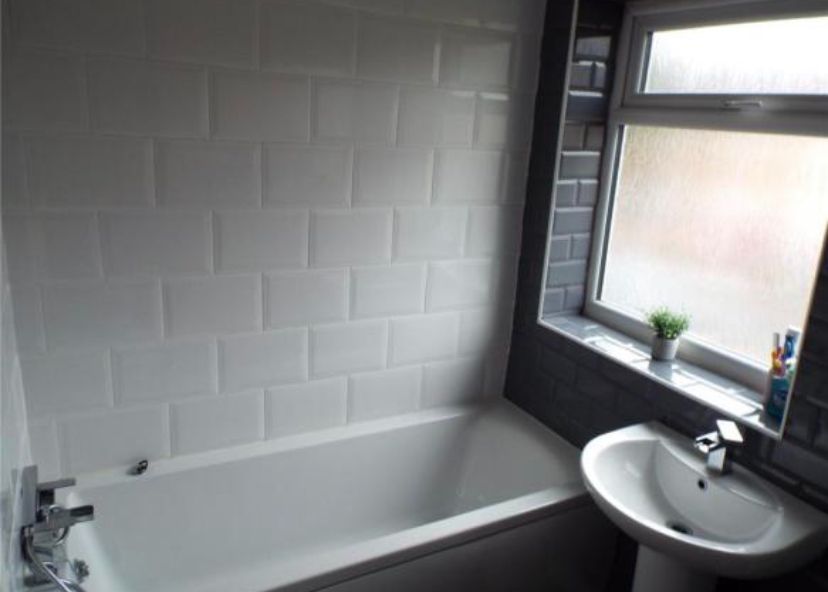 2 Bed Semi-detached House For Sale - Photograph 3