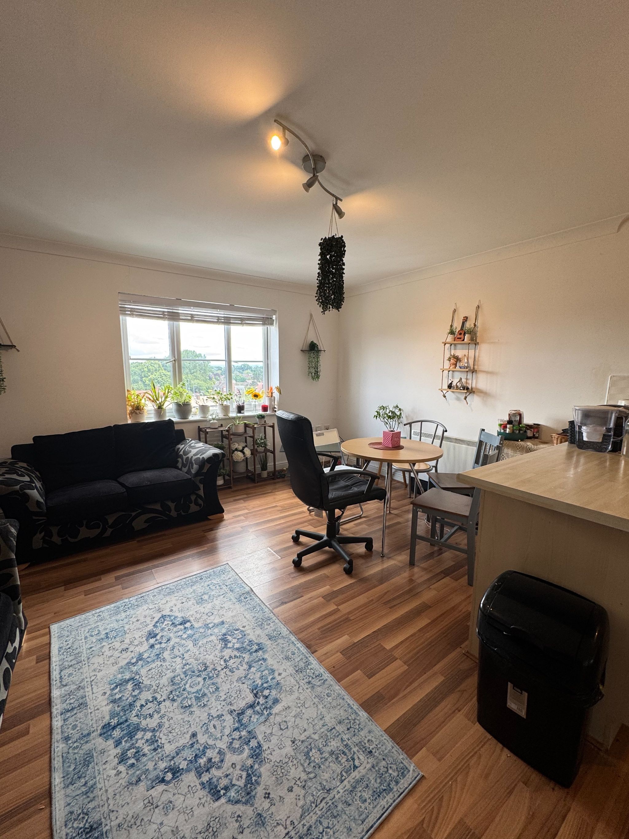 2 Bed Apartment Flat/apartment To Rent - Photograph 3