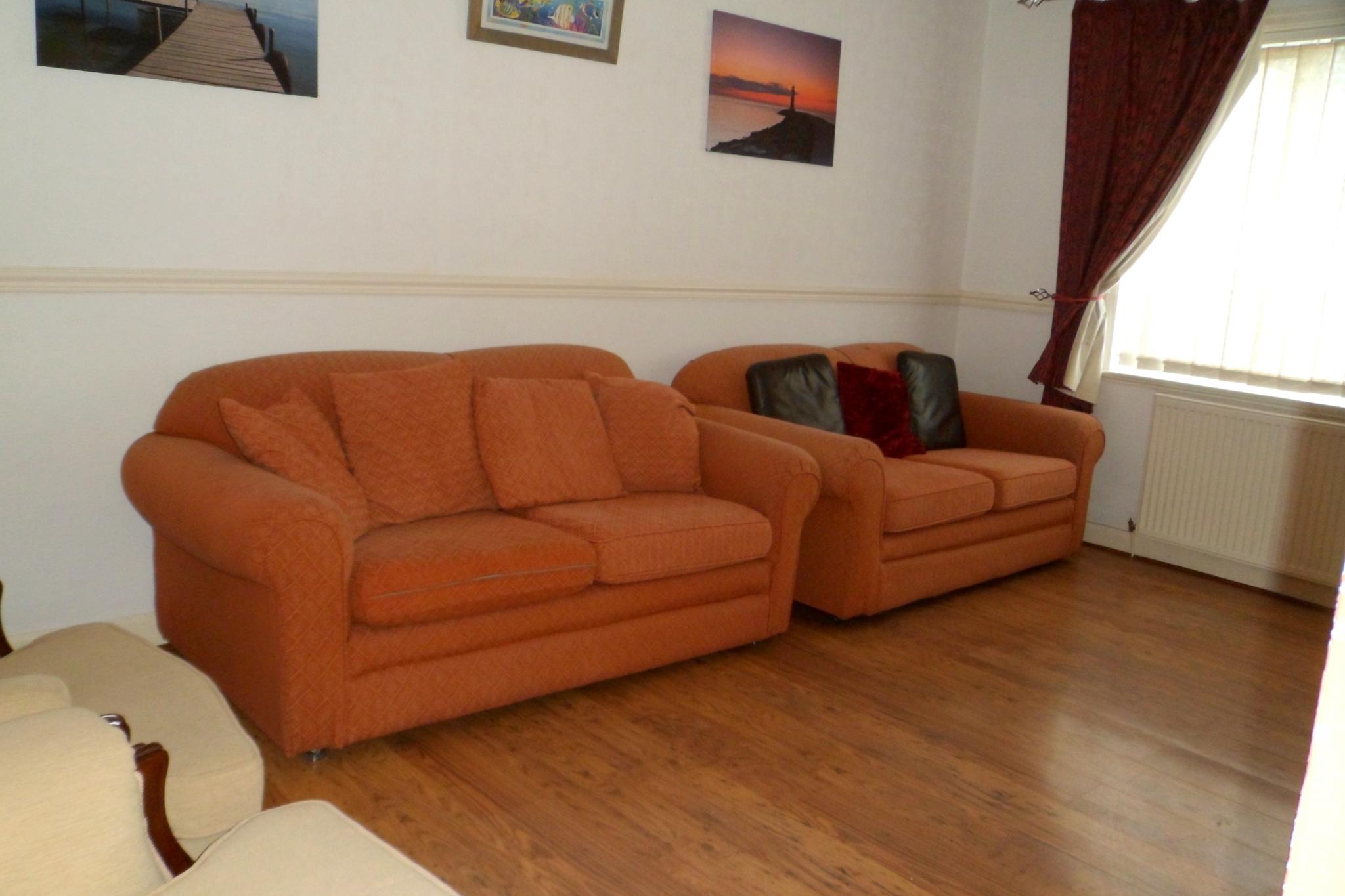 2 Bed Semi-detached House To Rent - Secondary Image