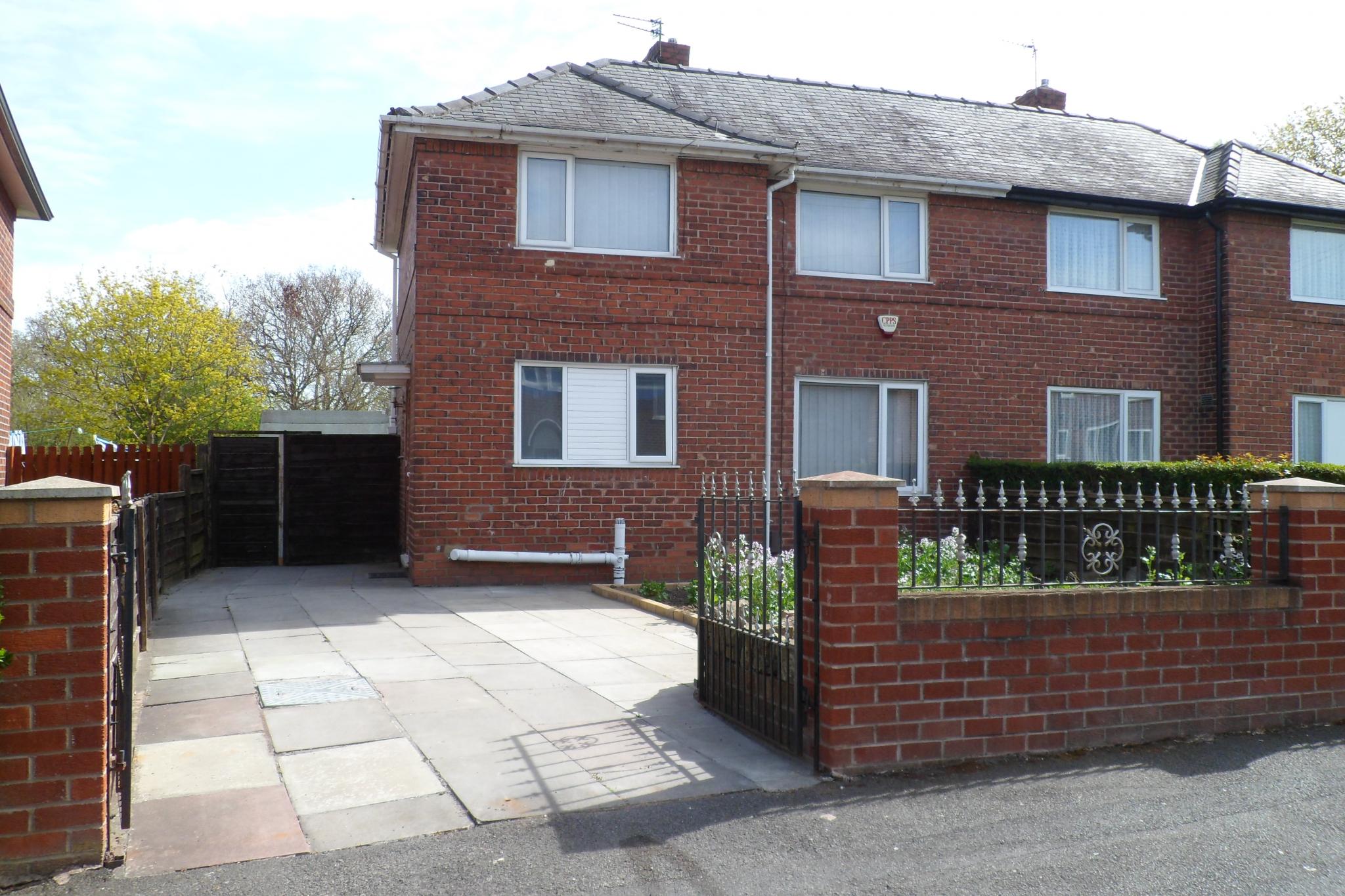 2 Bed Semi-detached House To Rent - Main Image