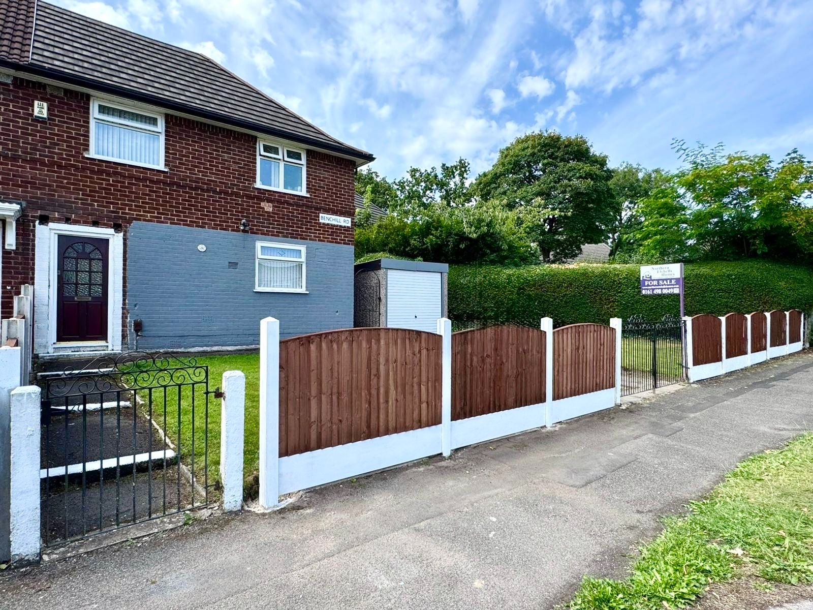 3 Bed End Terraced House For Sale - Photograph 2