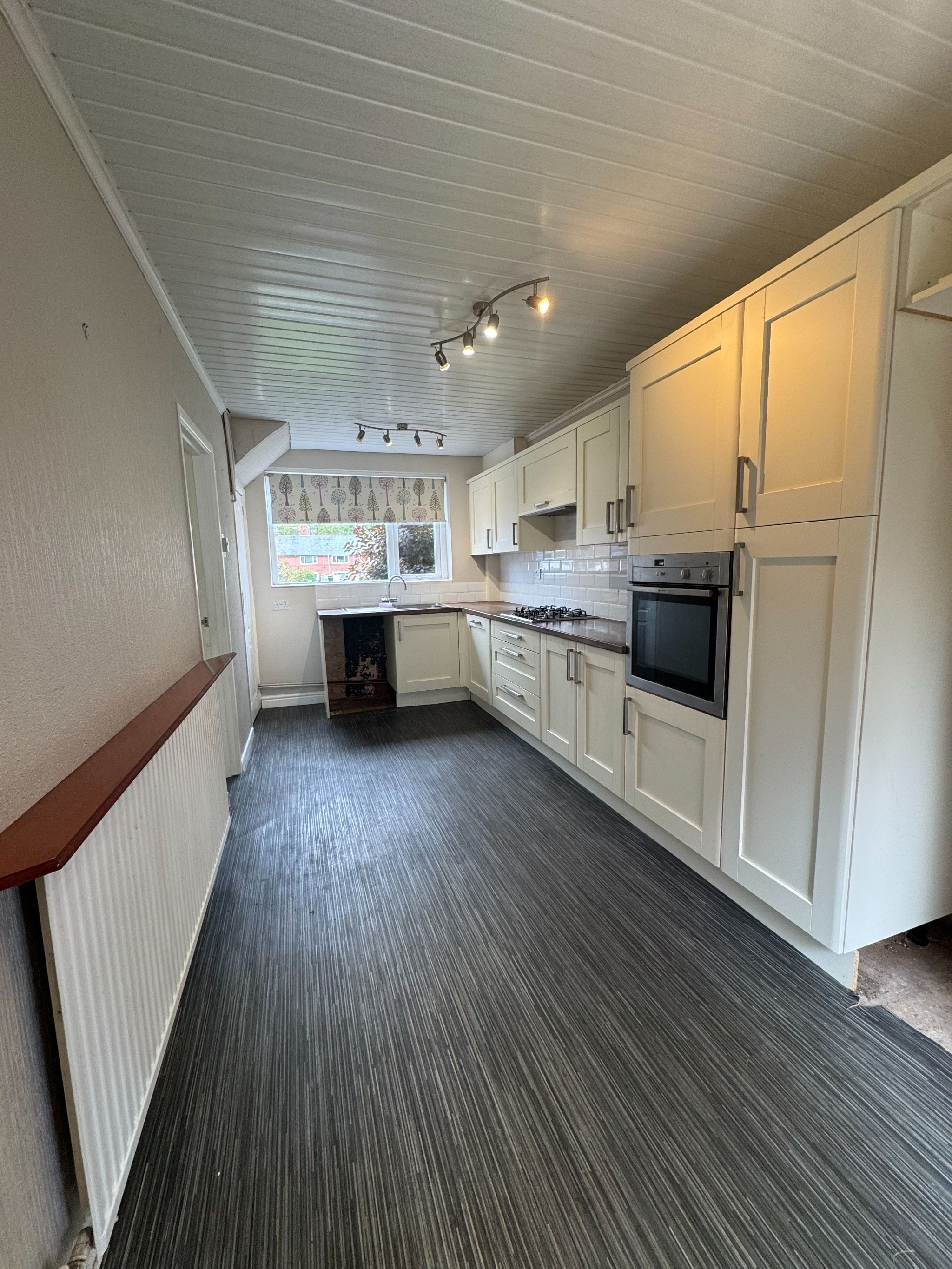 3 Bed Mid Terraced House For Sale - Photograph 19