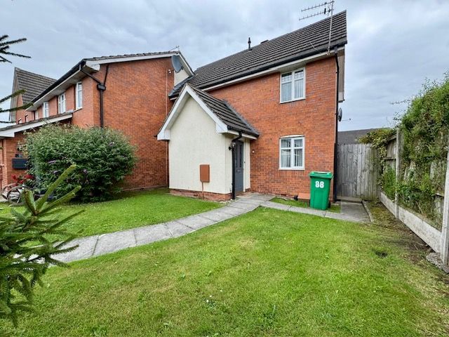 3 Bed End Terraced House To Rent - Photograph 1