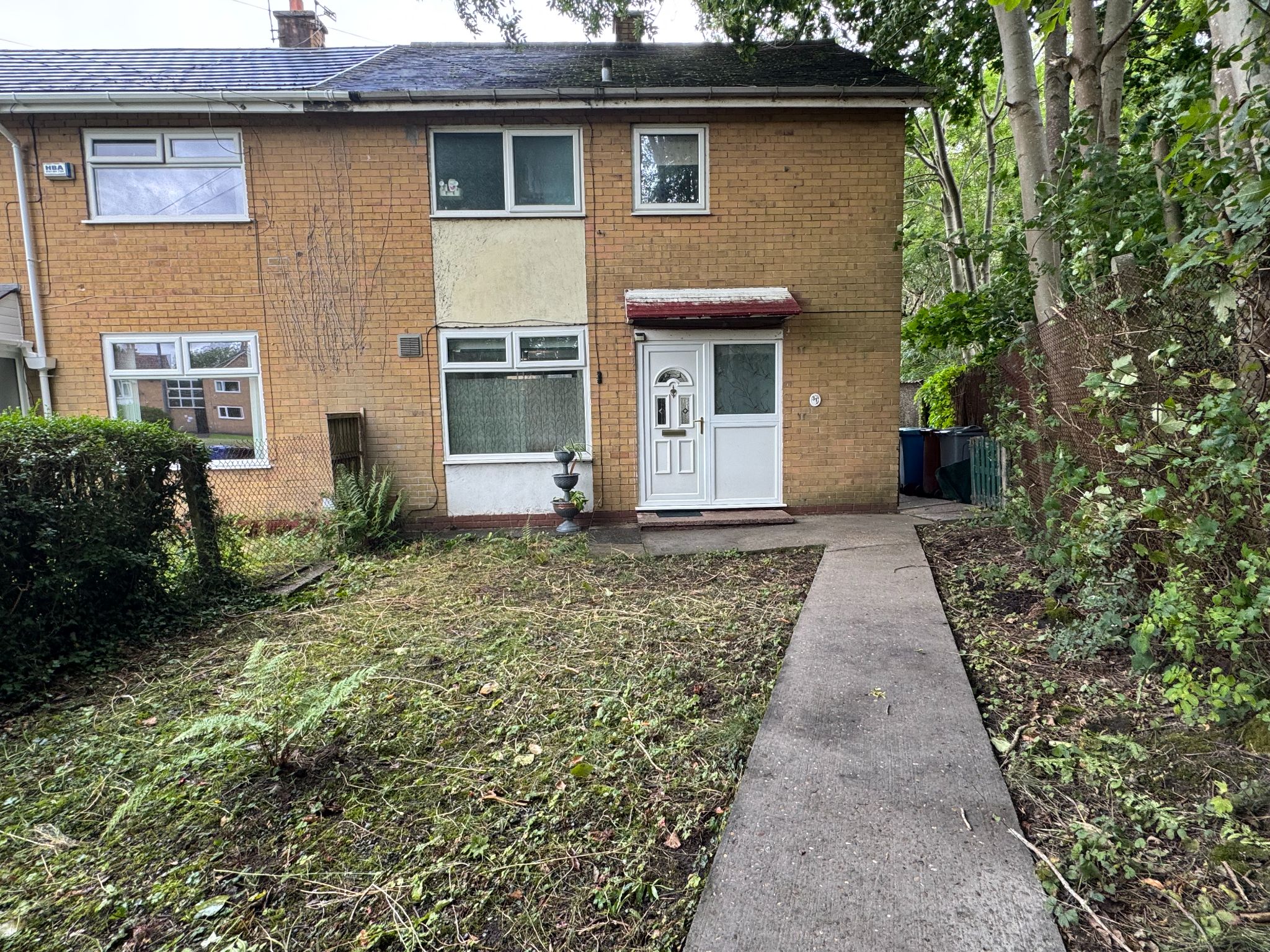 2 Bed End Terraced House For Sale - Photograph 1