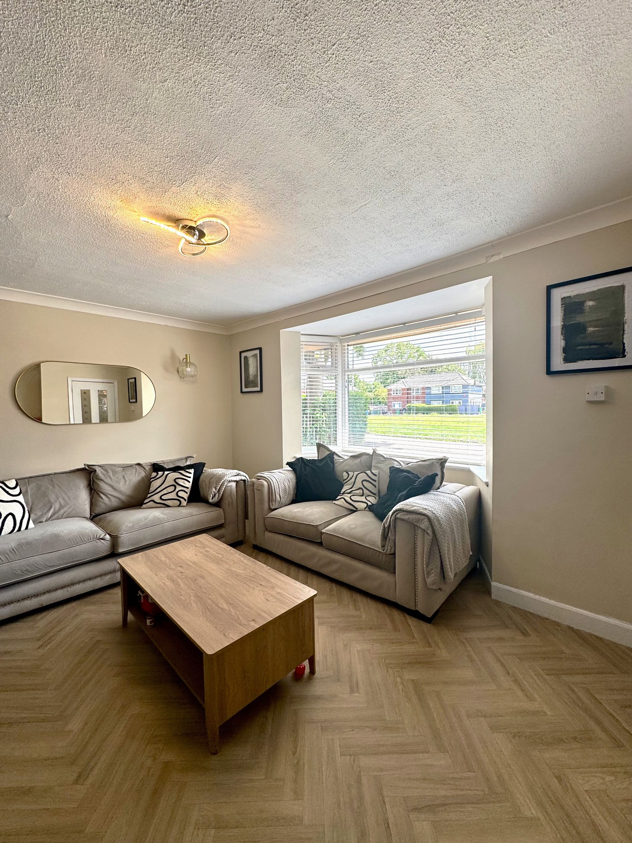 3 Bed Semi-detached House For Sale - Photograph 2