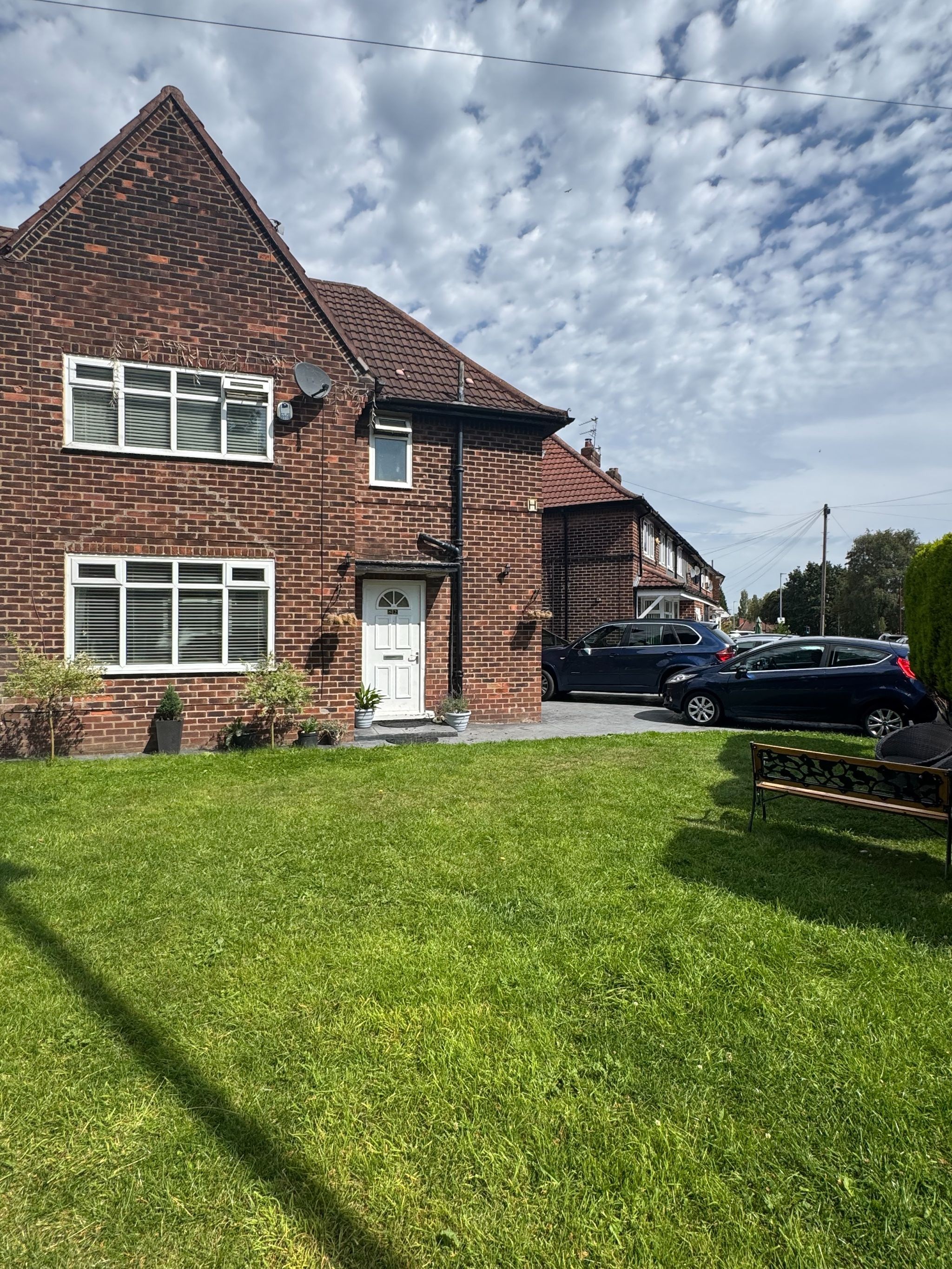 3 Bed Semi-detached House For Sale - Photograph 5