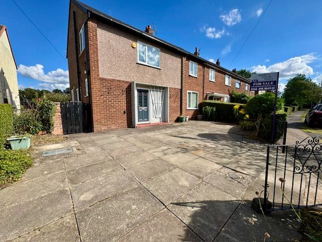 4 Bed End Terraced House For Sale - Photograph 1