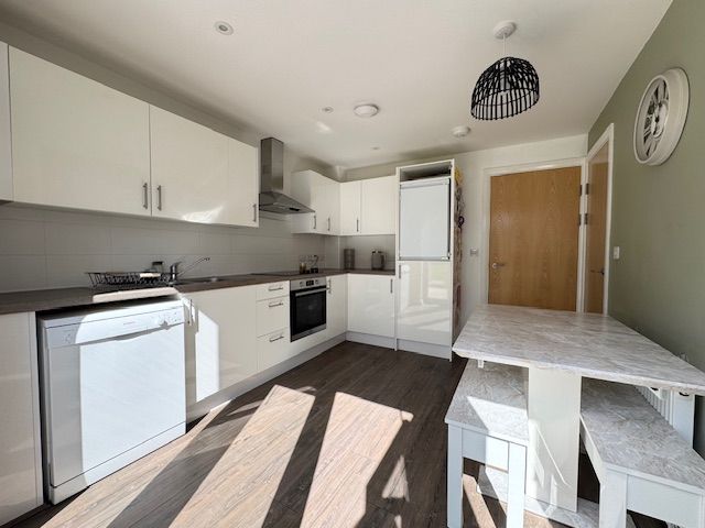 3 Bed Town House For Sale - Photograph 22