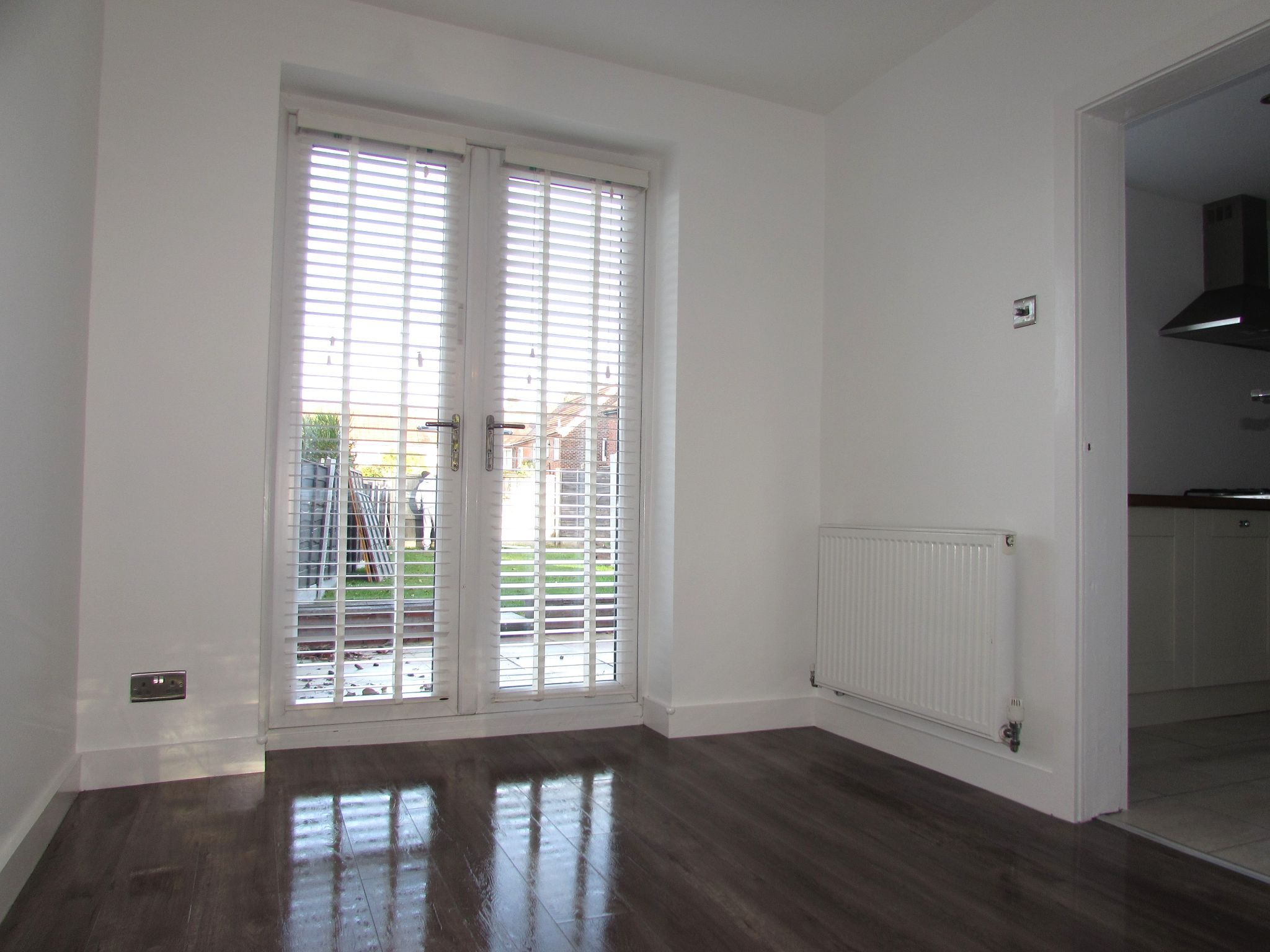 3 Bed Mid Terraced House For Sale - Photograph 3