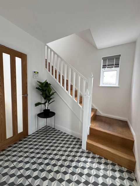 3 Bed Semi-detached House For Sale - Photograph 17