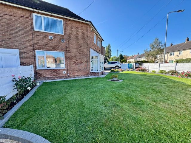 3 Bed End Terraced House For Sale - Photograph 3