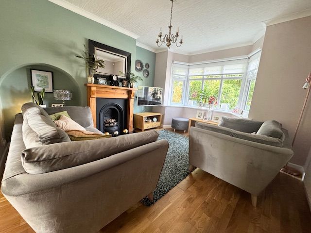 3 Bed Semi-detached House For Sale - Photograph 18
