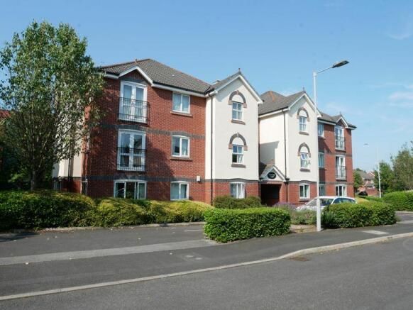 2 Bed Apartment Flat/apartment For Sale - Photograph 1