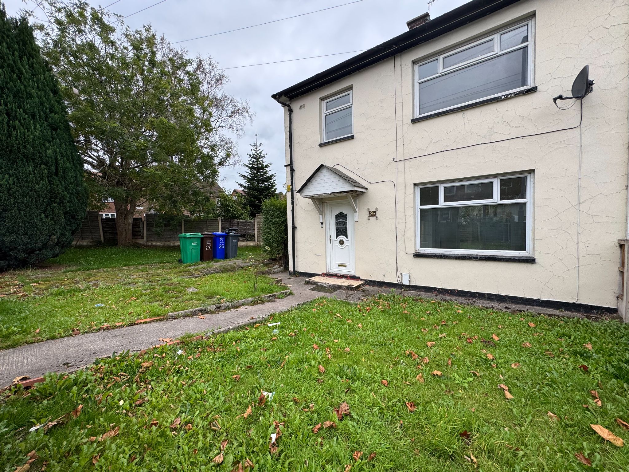3 Bed Semi-detached House To Rent - Photograph 1