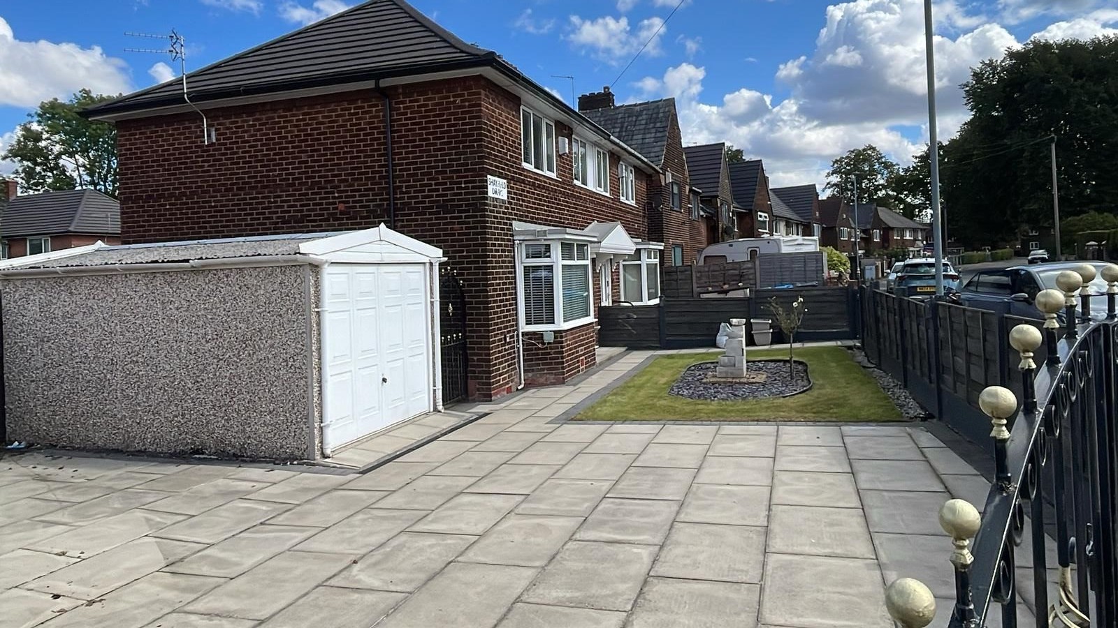 3 Bed Semi-detached House For Sale - Photograph 13