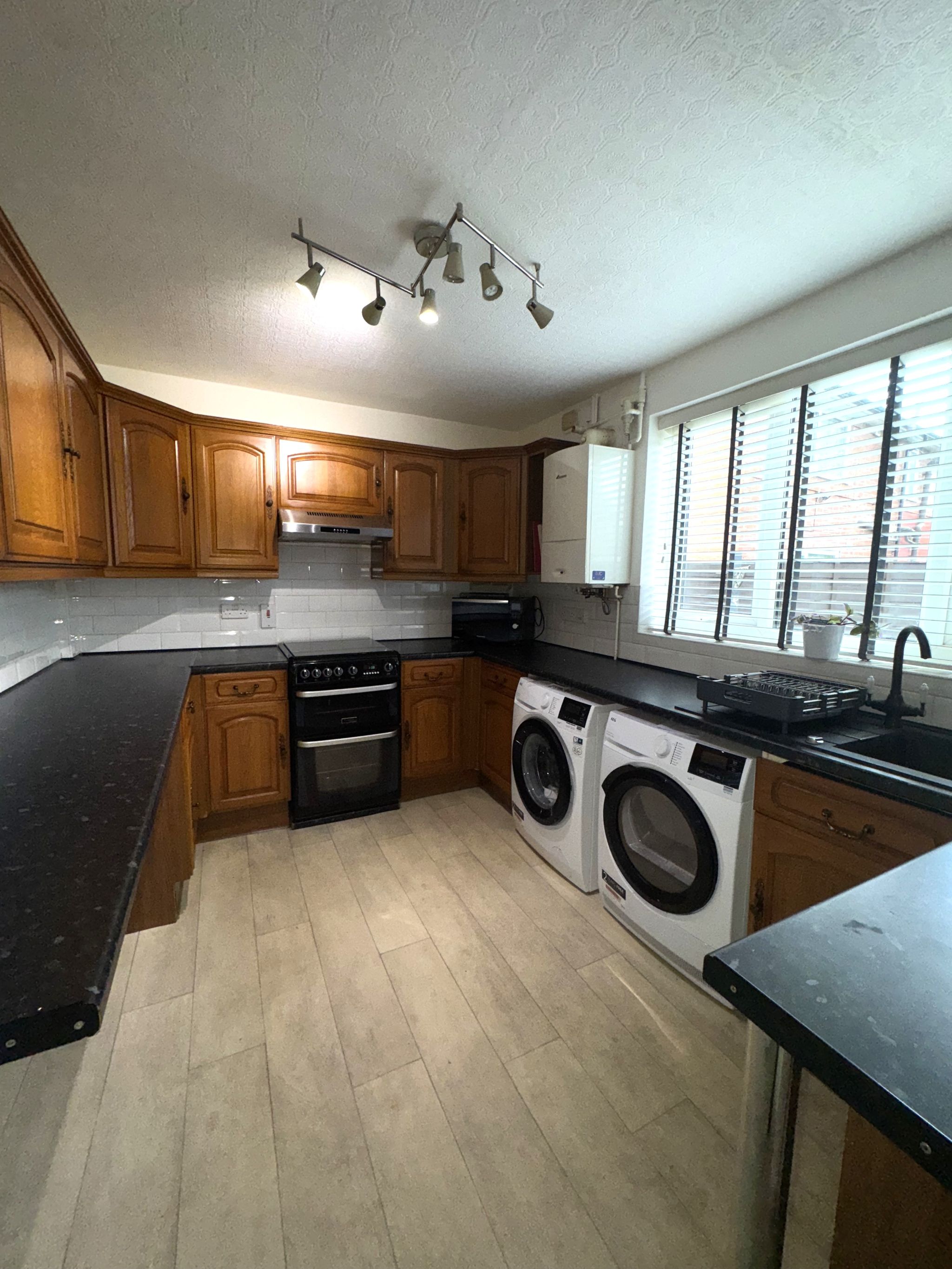 3 Bed Semi-detached House For Sale - kitchen