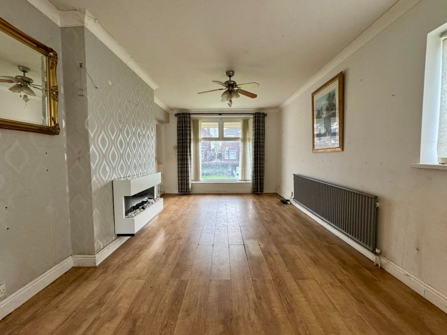 3 Bed Detached House For Sale - Photograph 13