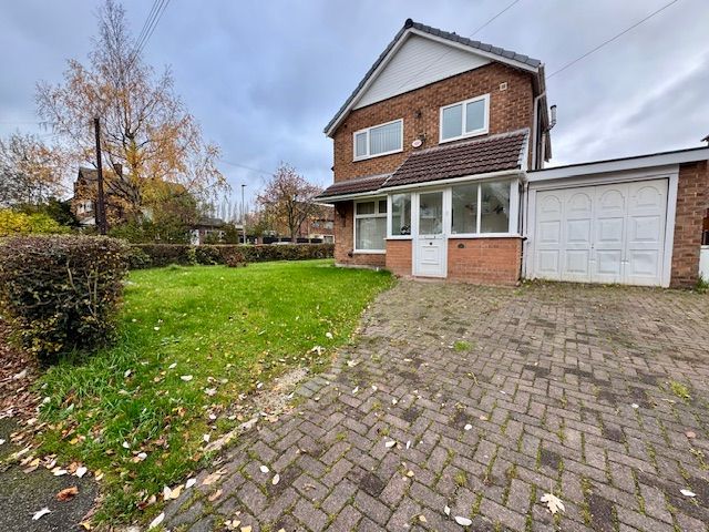 3 Bed Detached House For Sale - Photograph 4