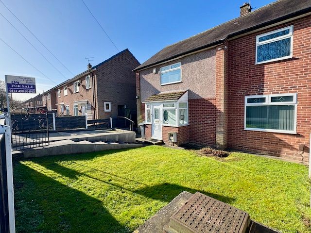 4 Bed End Terraced House For Sale - Photograph 3