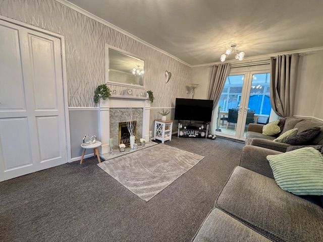 2 Bed End Terraced House For Sale - Photograph 4