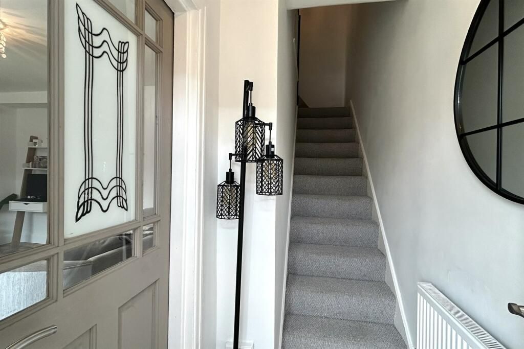 3 Bed End Terraced House For Sale - Photograph 10