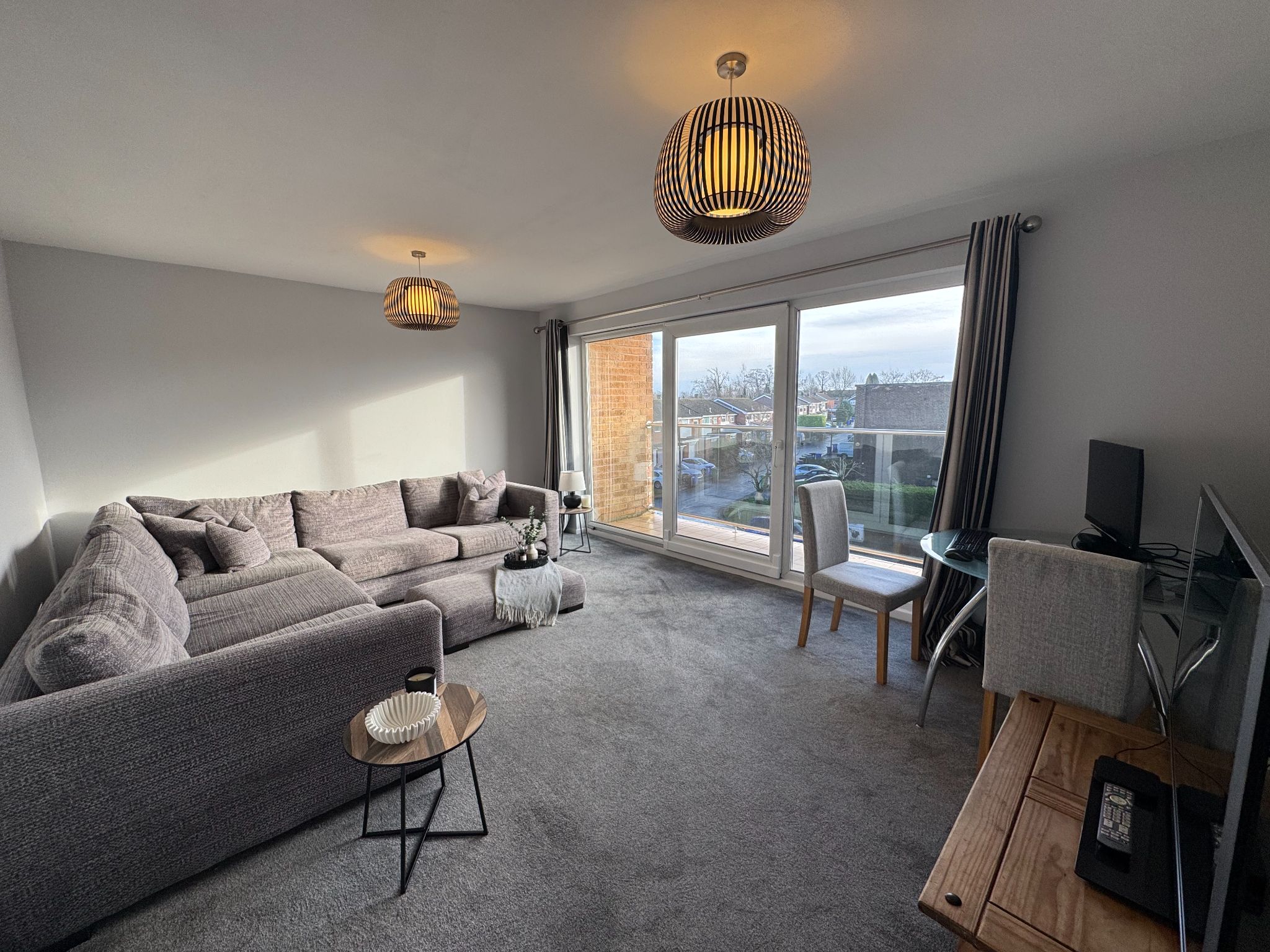 2 Bed Flat Flat/apartment For Sale - Photograph 7