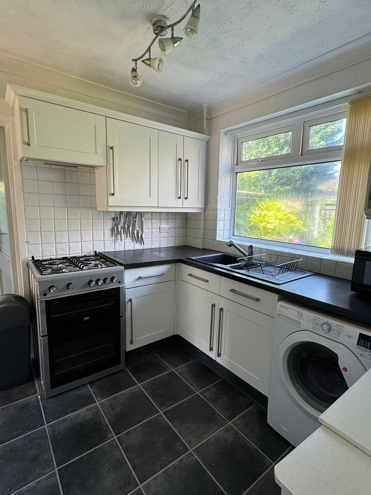 3 Bed End Terraced House For Sale - Photograph 4