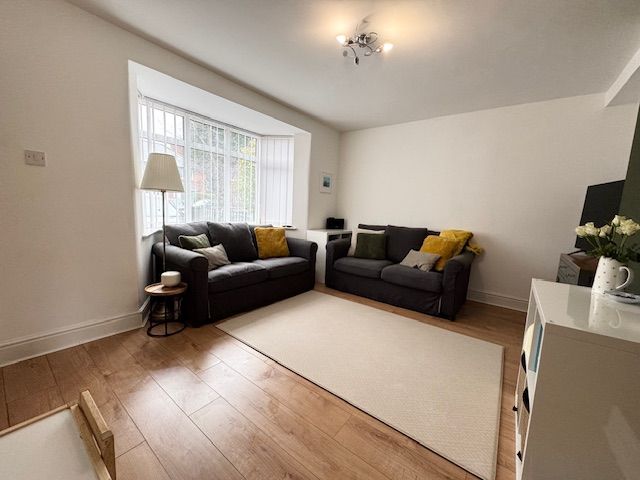 3 Bed Mid Terraced House For Sale - Photograph 15