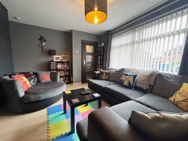 3 Bed Mid Terraced House For Sale - Photograph 9