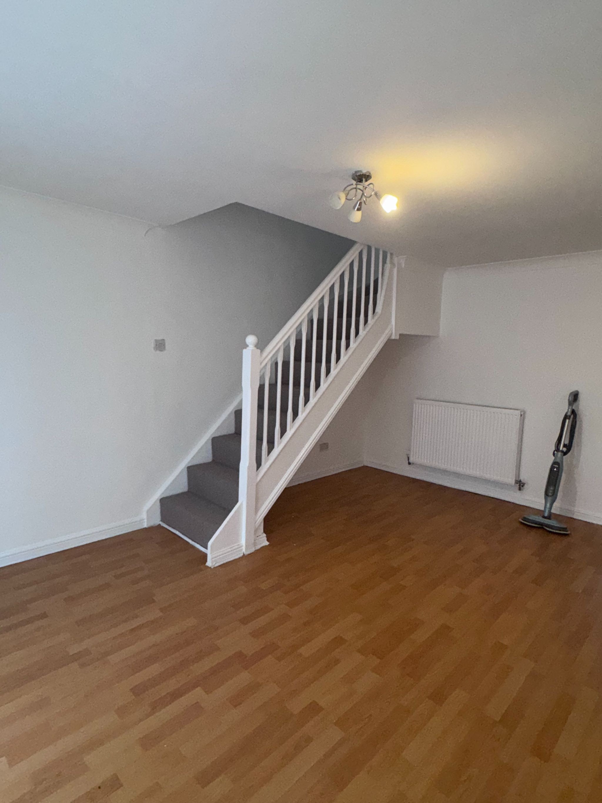 2 Bed Mid Terraced House To Rent - Photograph 8