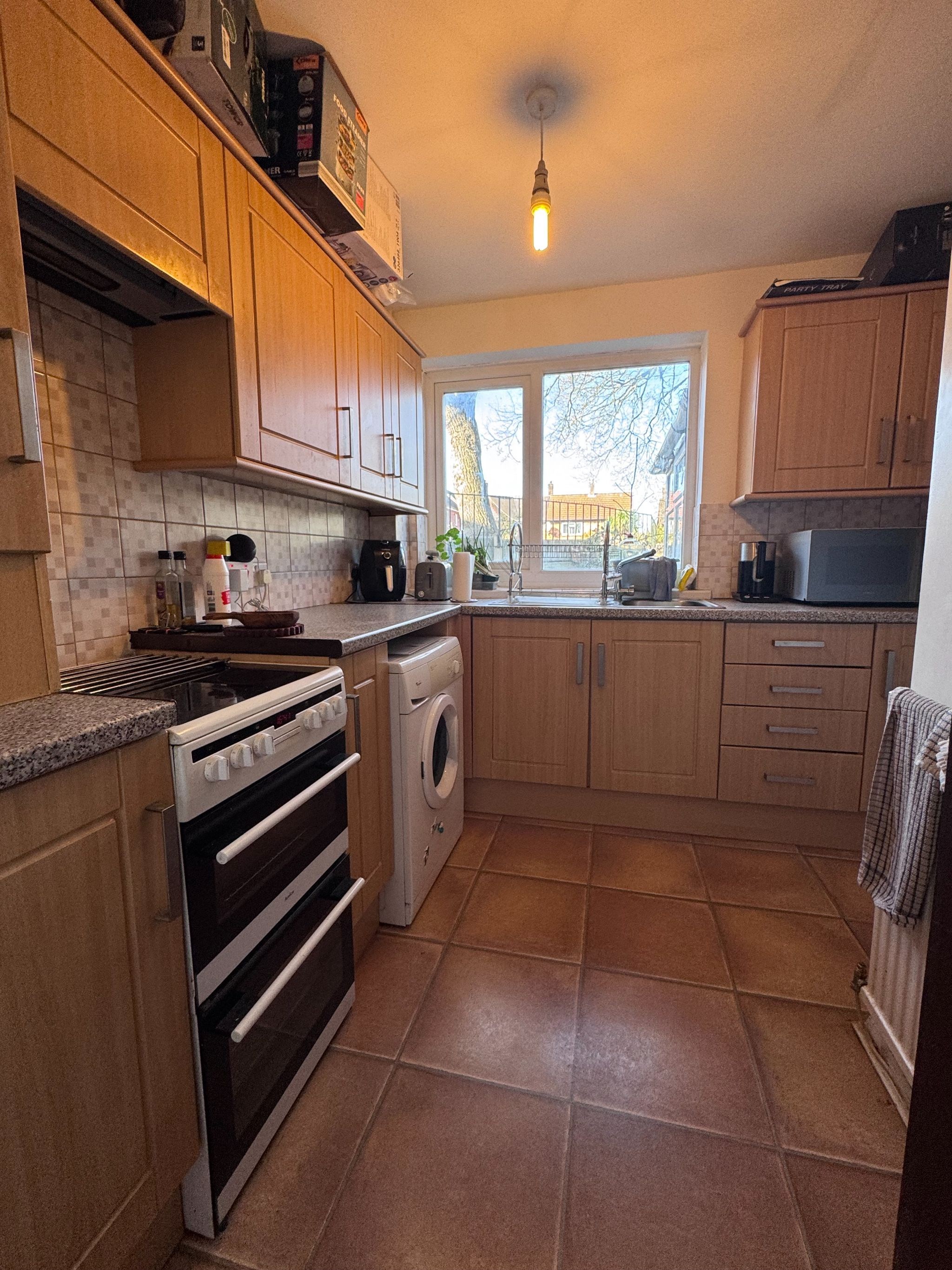 2 Bed Semi-detached House For Sale - Photograph 6