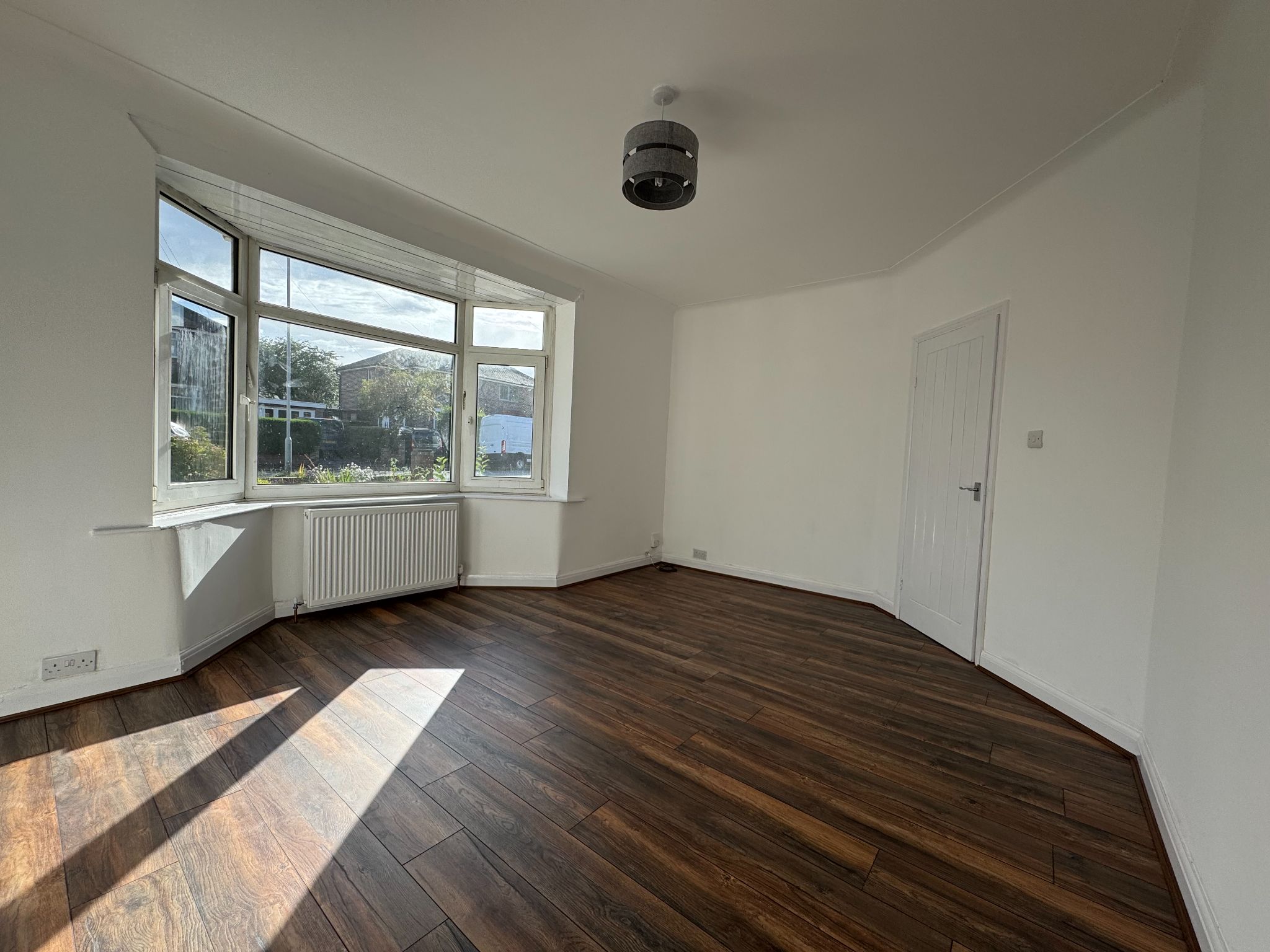 3 Bed Semi-detached House For Sale - Photograph 28