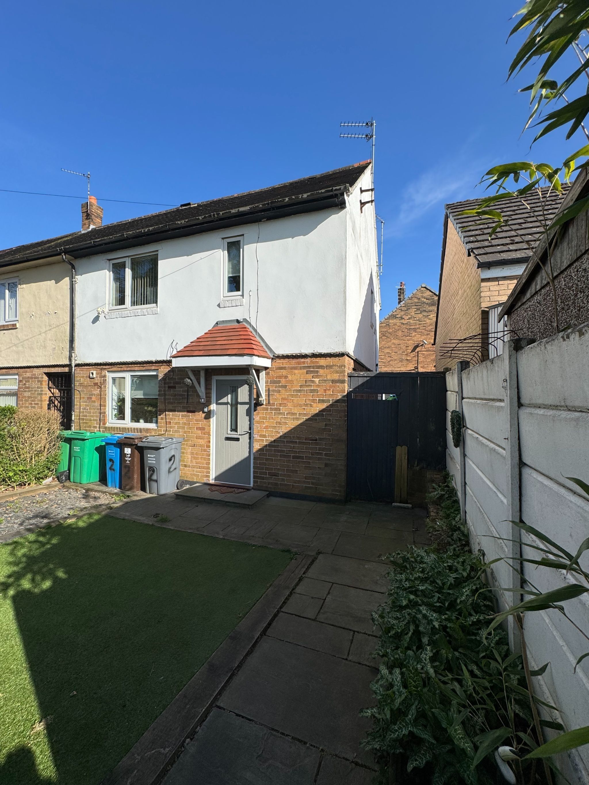 2 Bed End Terraced House For Sale - Photograph 3