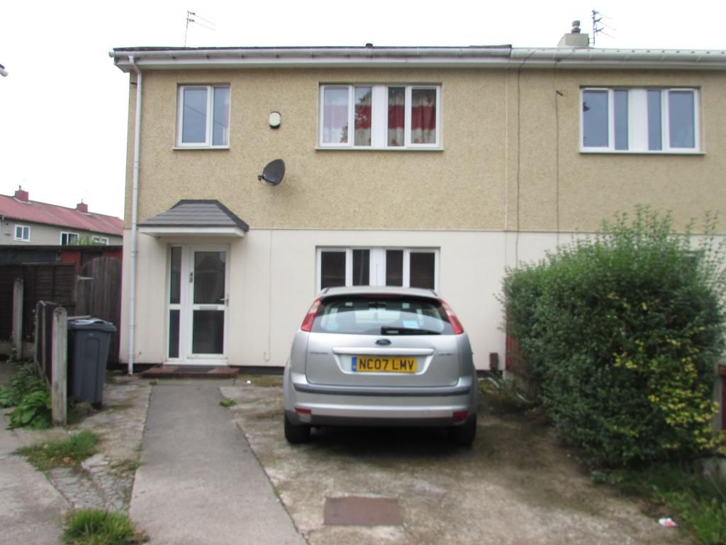 3 Bed End Terraced House To Rent - Photograph 1