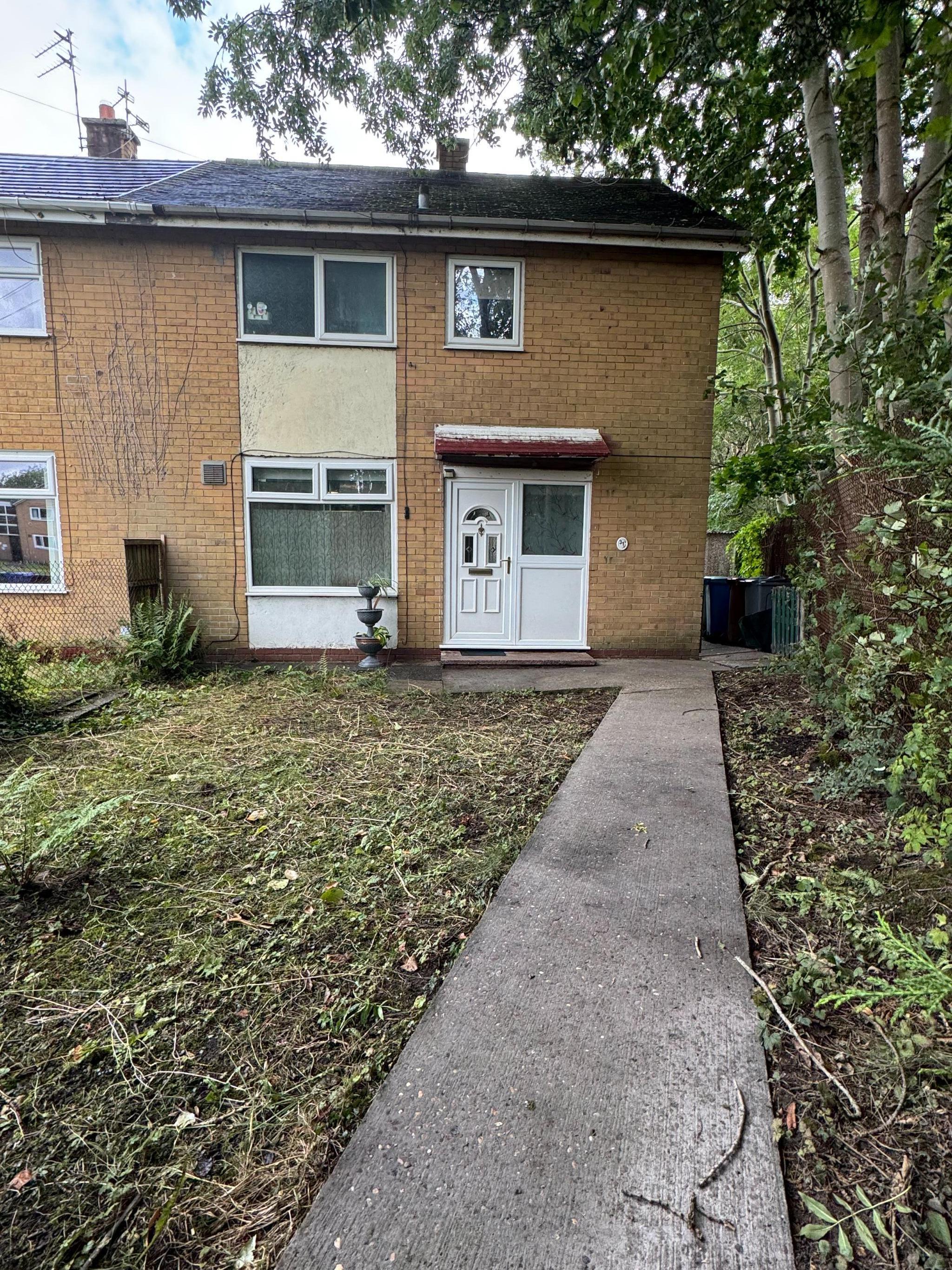 2 Bed End Terraced House To Rent - Photograph 1